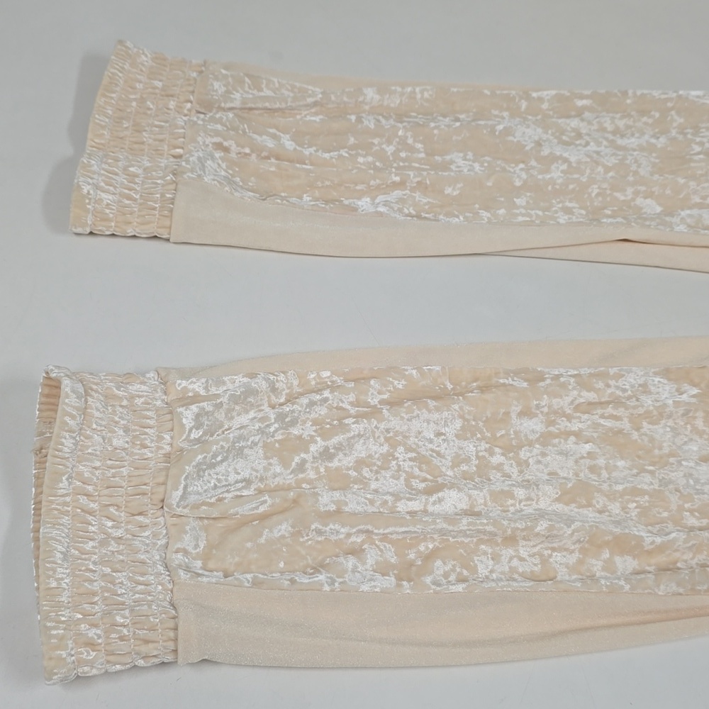 Set HAH Intimates Comin’ in Haht Cream Velvet Bodysuit and Pants - Picture 15 of 15